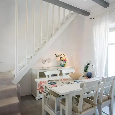 Elpida Villa Isterni (Paros)